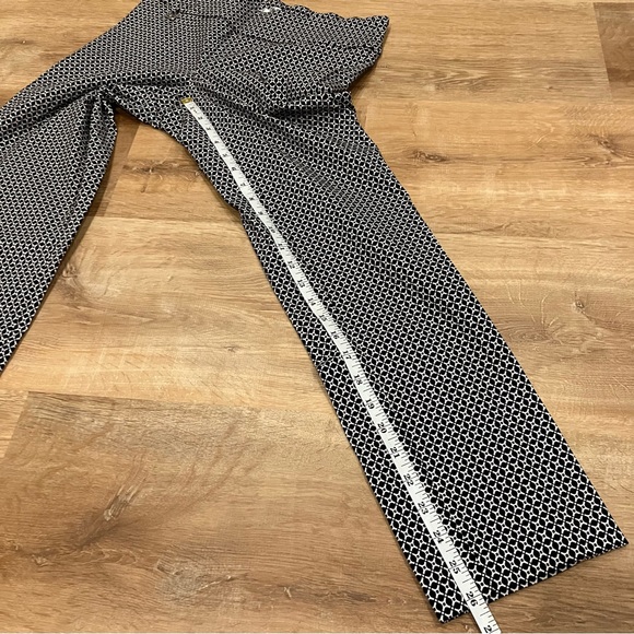 S. C. & Co | Black & White 7/8 ankle skinny pants - Picture 4 of 9